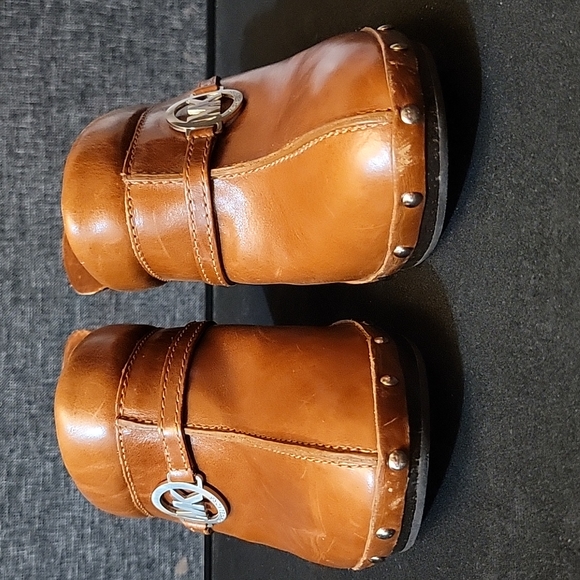Michaell Kors| Clogs Size 10 - Picture 4 of 8